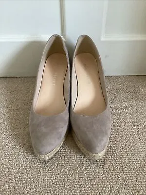 Gorgeous Ladies Mint Velvet Taupe Suede Wedge Shoes UK Size 6 EU 39 Very Good • £24.99