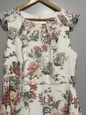 Review Floral Midi Dress Size 16 • $100