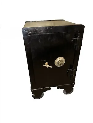 Antique Yale Safe • $498