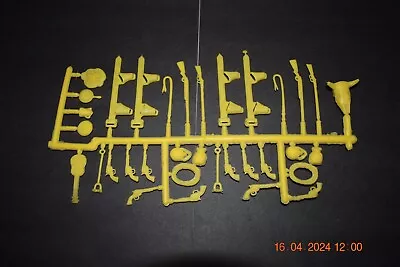 Vintage Marx Playset Yellow Small Arms Accessories On The Sprue • $2.25