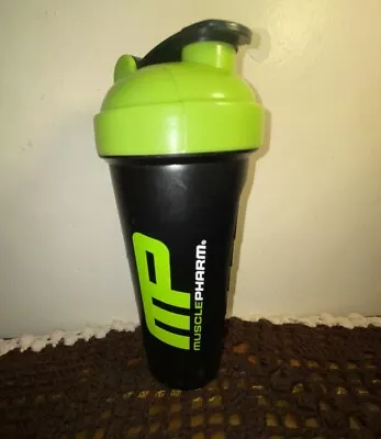 MusclePharm Shaker Bottle 25oz Black/Green MP • $15