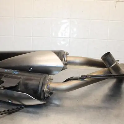 2006 Kawasaki Ninja ZX10R EXHAUST PIPE MUFFLER SLIP ON CAN SILENCER BB581 • $275