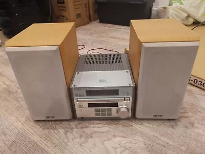 Sony Micro Hi-Fi Component System CMT-RB5/ HCD-RB5 Tuner CD Player W/ Speakers • £60