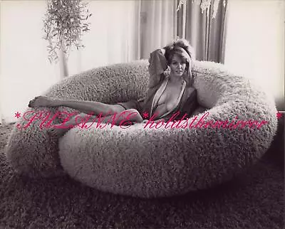 VINTAGE 1960s SEXY BUSTY FEMALE SPACE AGE INTERIOR FLYING SAUCER WATERBED PHOTO • $29.95