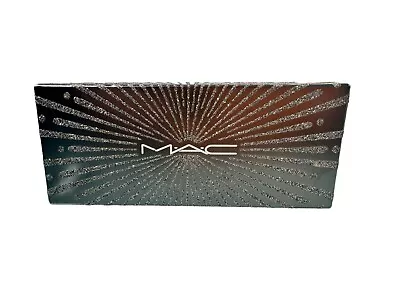 MAC Flashing Ice Extra Dimension Skinfinish Trio/Highlighter Medium Deep • $18.99