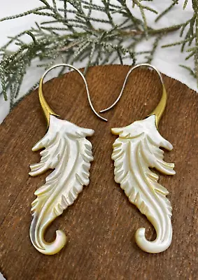 Vintage Sterling Silver Carved Mother Of Pearl Bali Feather Earrings • $52.99