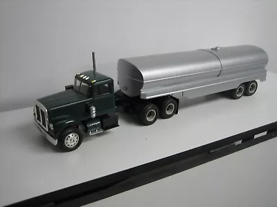 AMT WHITE  BUILT MODEL SEMI TRUCK With Lindberg Trailer 1/25 Scale VINTAGE • $75