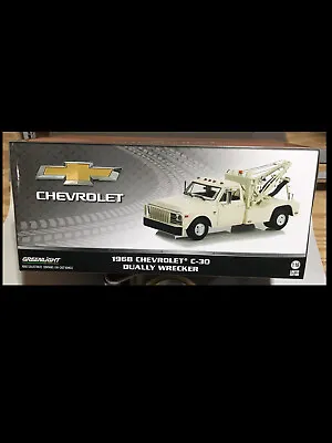 1968 Chevy C30 Wrecker 1:18 Greenlight WHITE 13623 • $149.95