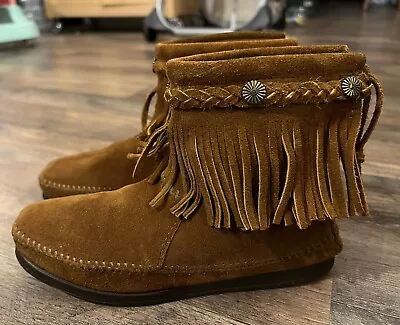 Minnetonka Womens Brown Leather Fringes Slip On Boots Moccasins Size 6 • £29.14