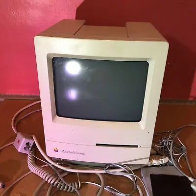 Apple Macintosh Classic M0420 And Cables (bonus USB Floppy Drive) • £400