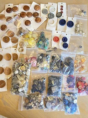 Buttons Brass Metal Gold & Silver Tone Wood Plastic Vintage Mixed Lot • $6.50