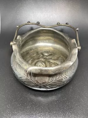 MERIDEN BRITANNIA Quadruple Silver Plate Handled Basket Dish Bowl 73 • $30