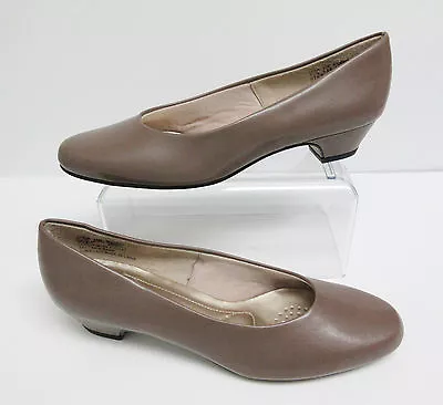 Soft Style Women's Angel II Beige Dress Pumps Low Heel Size 7.5 Narrow • $18.95