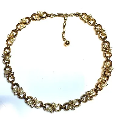 2.438 Vintage Necklace Gold Tone Pearls Crown Trifari • $55