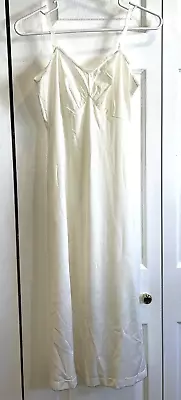 Vintage MunsingWear Full  Slip Nylon Run-Proof Tricot Ivory Sz 34 • $10