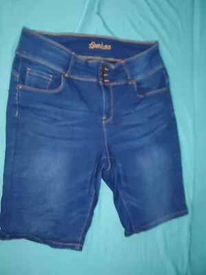 Bamboo Shorts Denim Sz 16 (B5) • $4.49