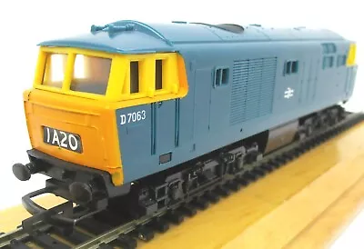 Hornby R758 Locomotive Class 35 Hymek BR Blue D7063 Mint Condition 00 Gaug (b) • £54.99