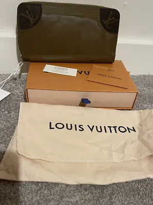 Louis Vuitton Miroir Venice Zippy Wallet • £299