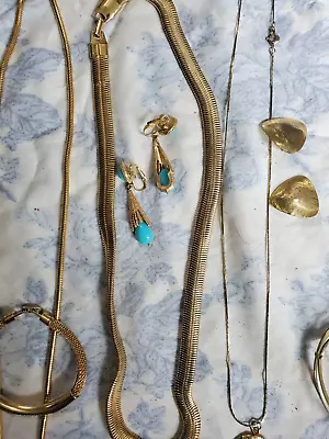 Vintage Lot Of Jewelry Avon And More • $24.09