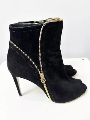 Designer Salvatore Ferragamo Size 7 1/2 38 1/2 Black Suede Bootie Women's Heels • $200