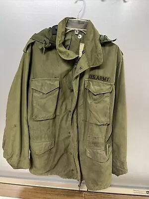 VTG US Army M65 Field Jacket Coat Green Medium Long Military Hooded Cold Weather • $47.95