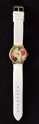 Sailoe Jane Gold Tone Watch Crystal Bezel White Rubber Band 6  - 8  New W/OT • $4.39