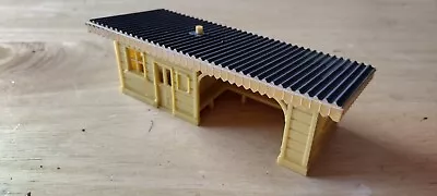 Hornby R500 Platform Halt Shelter (No Box) 00 Gauge  • £4.95