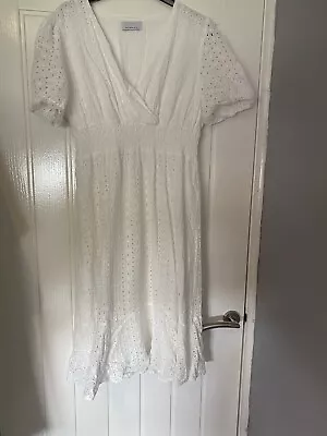 Ladies Quiz White Dress Size 14 Excellent Condition  • £5