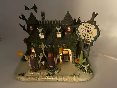 2004 Hawthorne Village The Munsters Last Chance Gas Lighted Building 78016 • $55.88