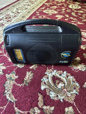 $20 • Buy BayGen Freeplay Hand Crank Wind-Up Self Powered AM/FM/SW Portable Radio Tested