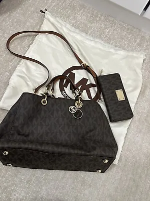 Michael Kors Handbag And Wallet Set • $110
