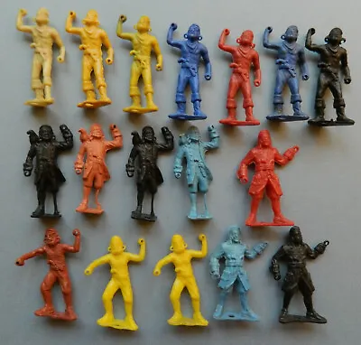 17 Vintage 1970s MPC 60mm Plastic Ring-hand Pirates Toy Soldier Figures No Accs. • $12.99