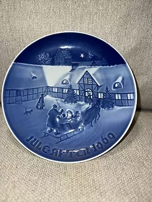 B&G Denmark 1969 Copenhagen Porcelain Plate  Arrival Of Christmas Guests  • $12.49