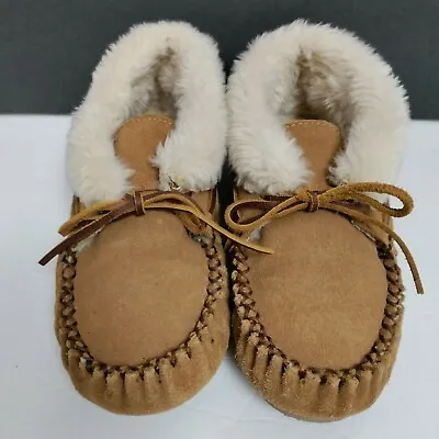 MINNETONKA Moccasin Boys Girls 3 Charley Bootie Tan Suede Slippers Shoes • £16.18