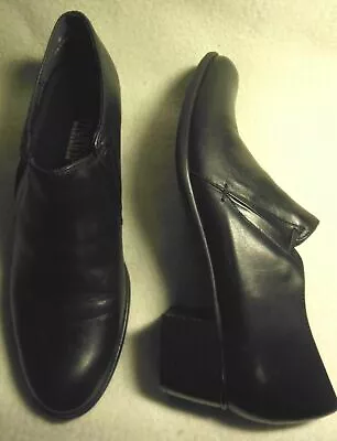 NEW Munro American Dante Black Leather 8 NARROW 1.5  Heeled Clogs MSRP $200 • $55