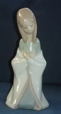 Lladro Nativity Mary Figurine #4671 -- 6  • $34.99