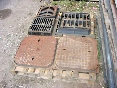 £125 • Buy 1no B125 POLY PIPE NEW CAST IRON MANHOLE COVER & FRAME. APPROX 490mil SQ X 50mil