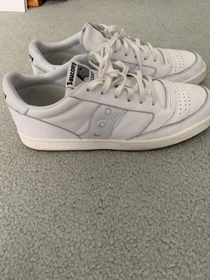 £30 • Buy Saucony Jazz Court