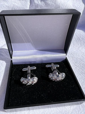 £6.50 • Buy Stunning Diamante Lovely Shape Cufflinks In Box