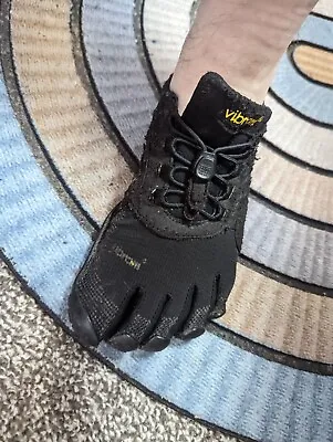 Used Toe Shoes -- Vibram Five Fingers Brand Women's Size 8 • $40