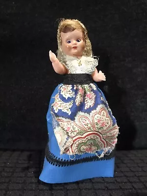 Vintage National Costume Sleepy Eyes Doll 11cm Tall • £2.85