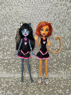 Monster High Werecats Fearleaders Toralei And Purrsephone Dolls  • $47.30