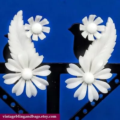 43x29mm Unused Vintage 1960s White Clip On Earrings White Flower Earrings Retro • £8.75