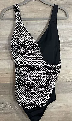 Maxine Of Hollywood 18W Black & White Geometric Swimsuit One Piece • $20