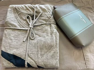 Qantas Business Class Pyjamas (L/XL) & Amenity Kit • $39.95