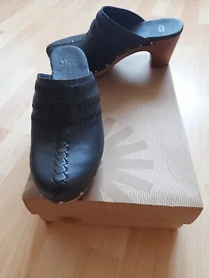 £50 • Buy Stylish Ugg Wooden Vivica Clogs 39 6.5 Black Leather
