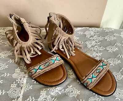 Minnetonka Morocco Fringe Sandals Sz 6 Tan Suede Embroidered Zip Back Flats • $20