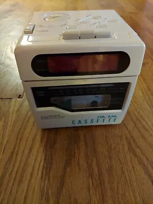 $19.99 • Buy Vintage Lloyd’s Cube CR201 AM/FM Alarm Clock Radio & Cassette Player Works