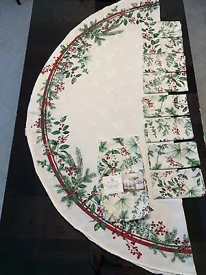 Christmas Tablecloth 70” Round W/8 Napkins   60/40 Cotton/Poly • $45