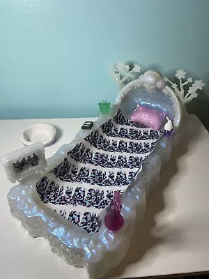 Monster High Abbey Bominable Bed • $45